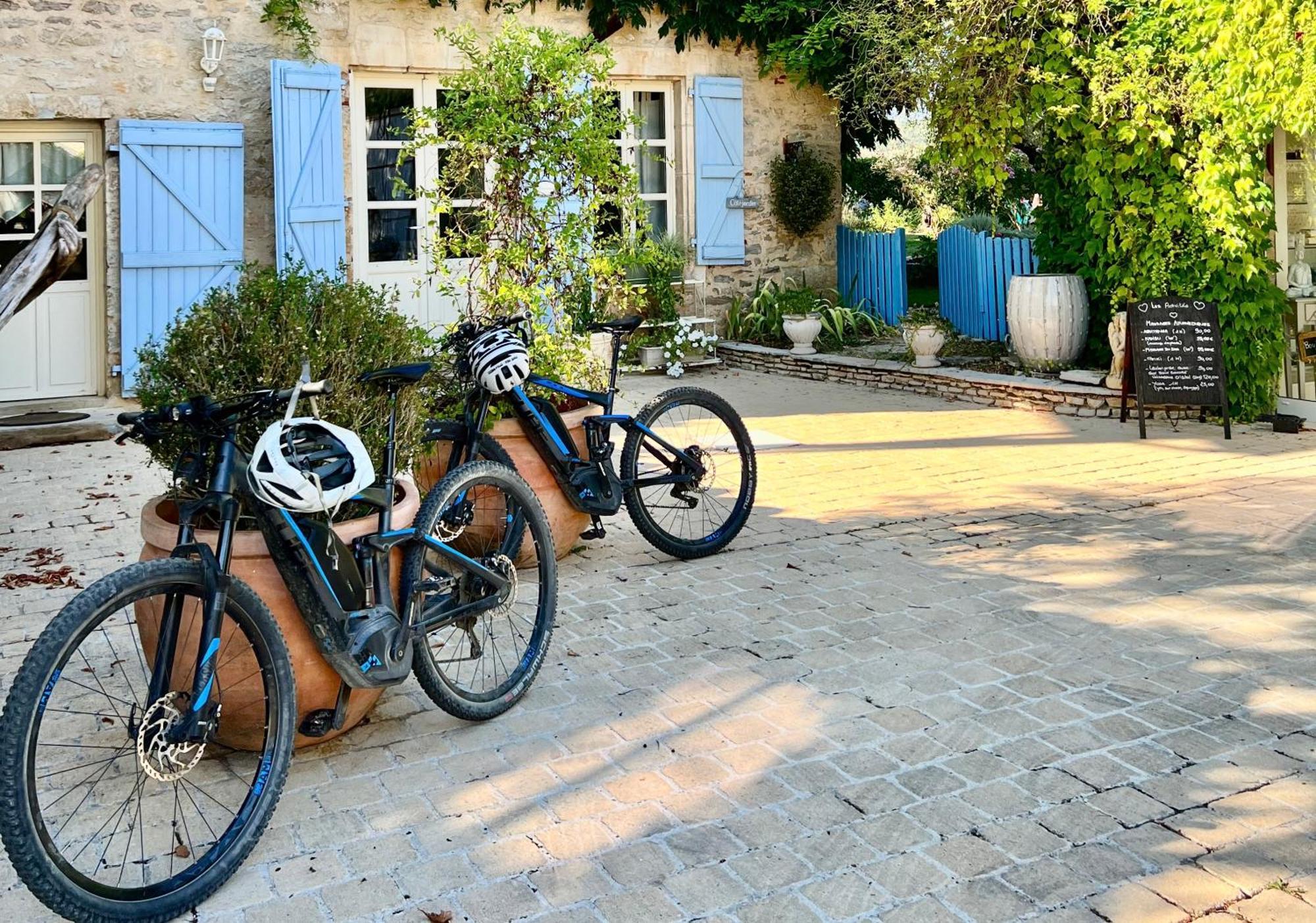 לינה וארוחת בוקר Mercuès Le Relais Des Anges מראה חיצוני תמונה