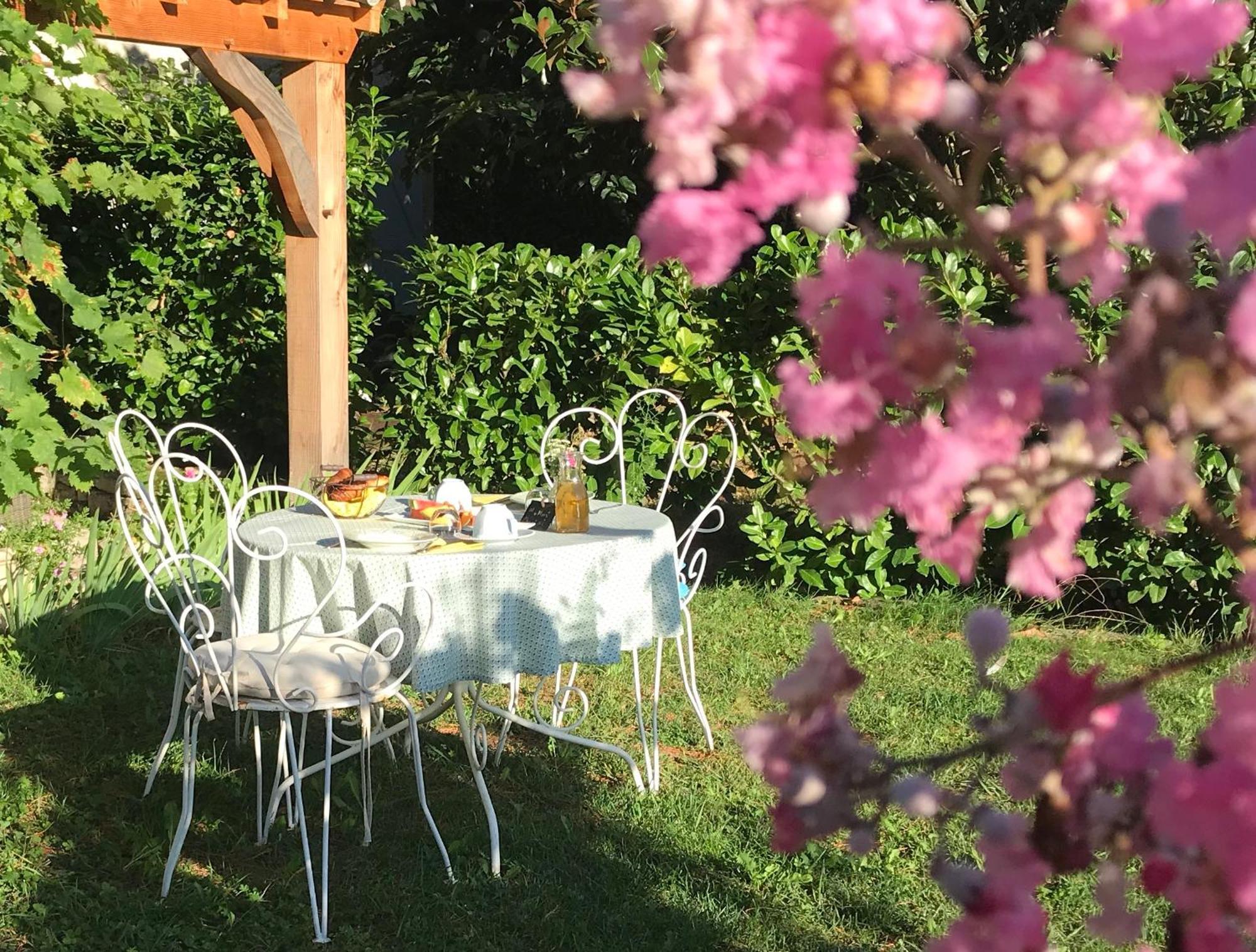 לינה וארוחת בוקר Mercuès Le Relais Des Anges מראה חיצוני תמונה