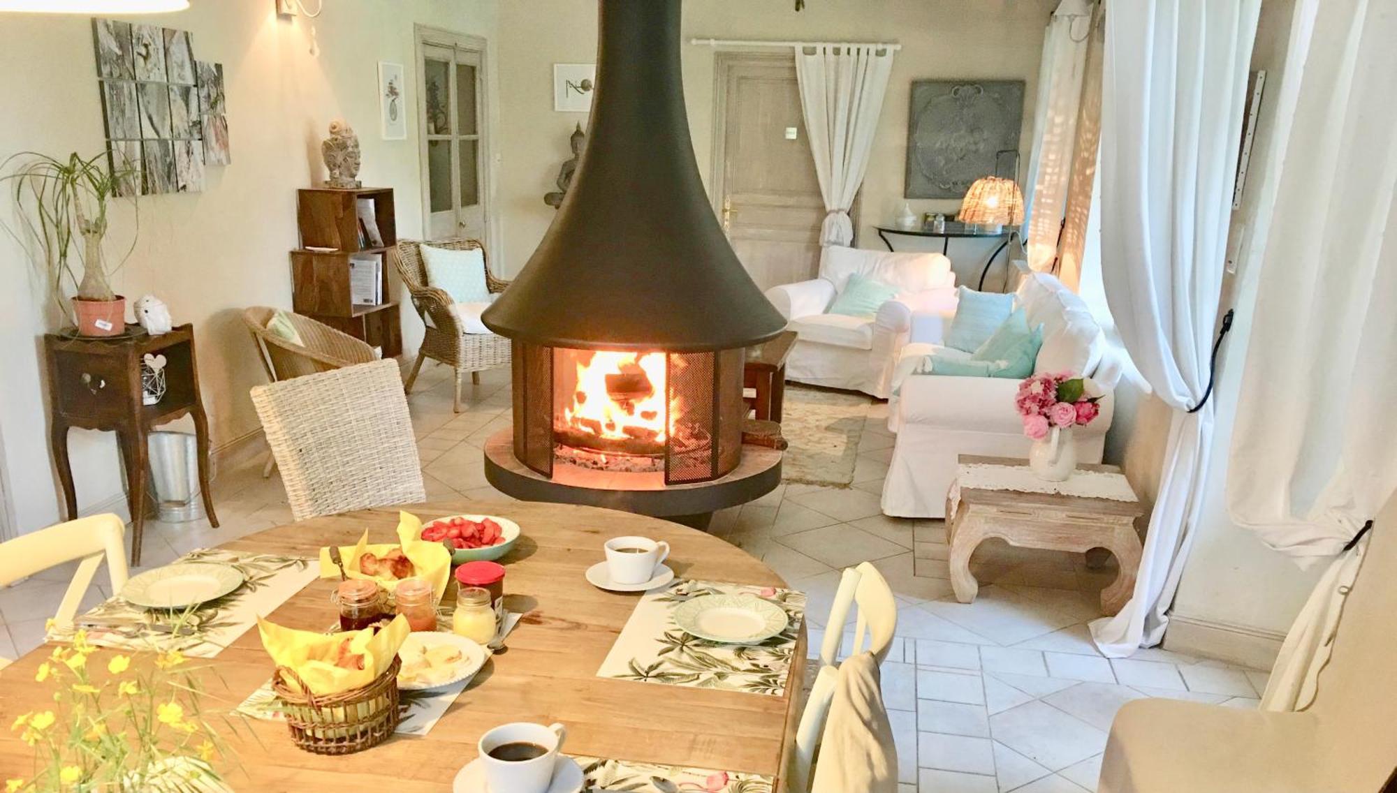 לינה וארוחת בוקר Mercuès Le Relais Des Anges מראה חיצוני תמונה